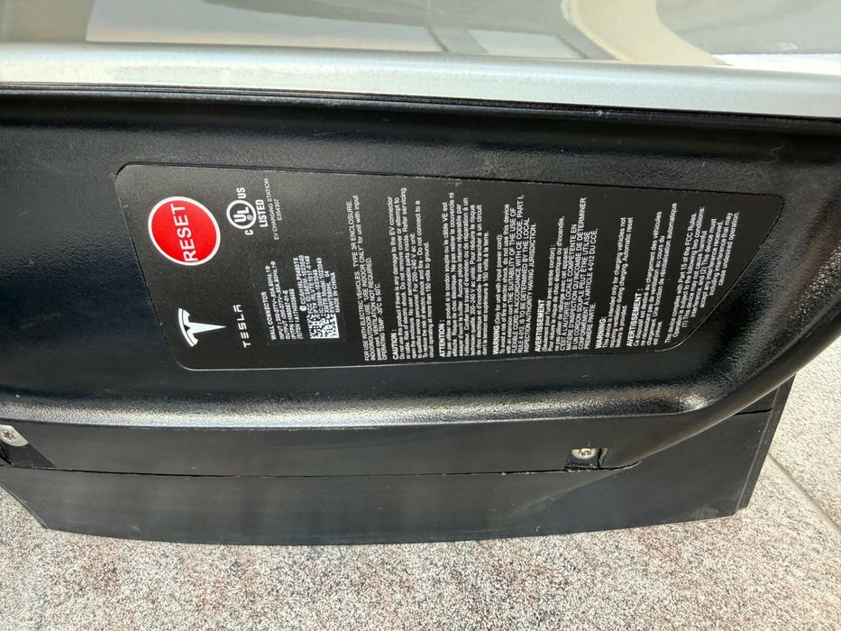 Зарядка на Tesla CC2