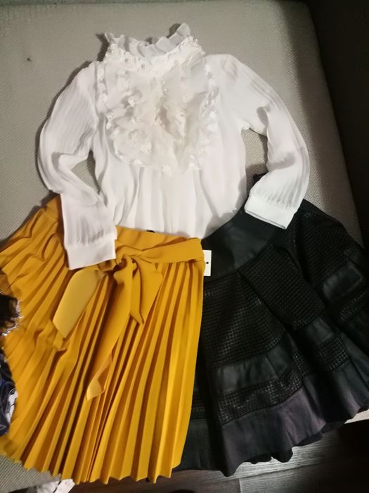 Seturi pentru fetite (fusta și bluza)