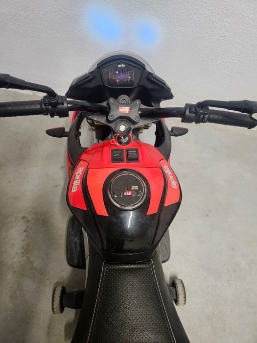 Детски спортен мотор Aprilia Tuono V4