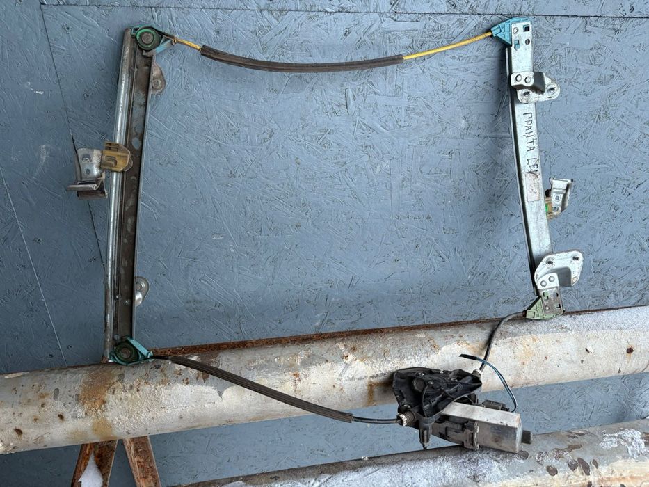 Стеклоподъёмник передний левый Лада Гранта