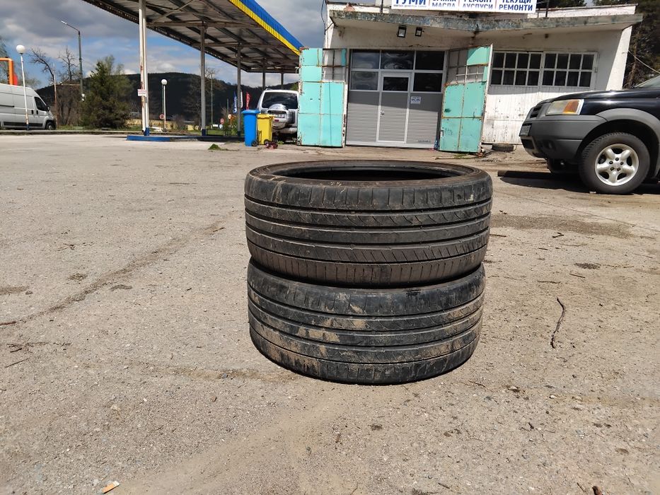 Гуми 245 35 21 Континентал Continental 2 броя. Вианор
Налични са 2 броя - нов внос. Не са нови! Посочената цена е за един брой гума. Без коментар на ц