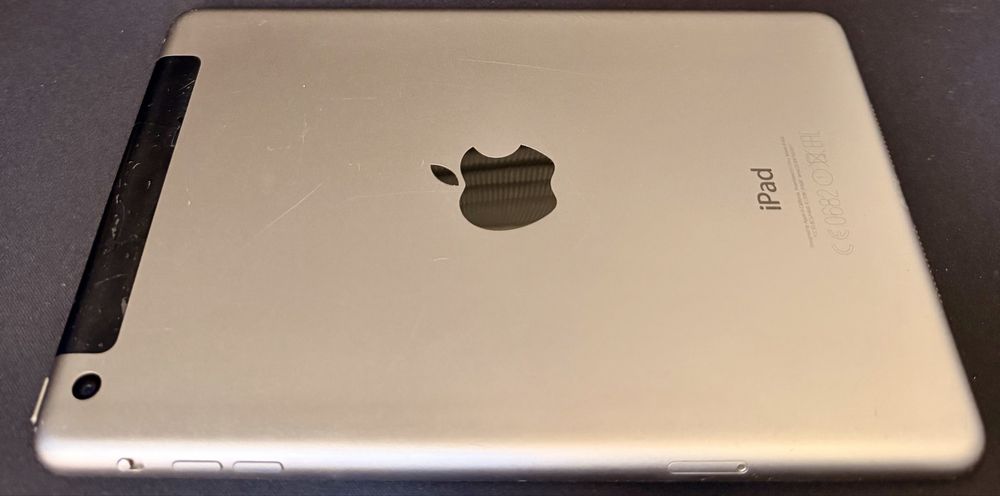 Apple iPad Mini 3 16G Celular & Căști JBL