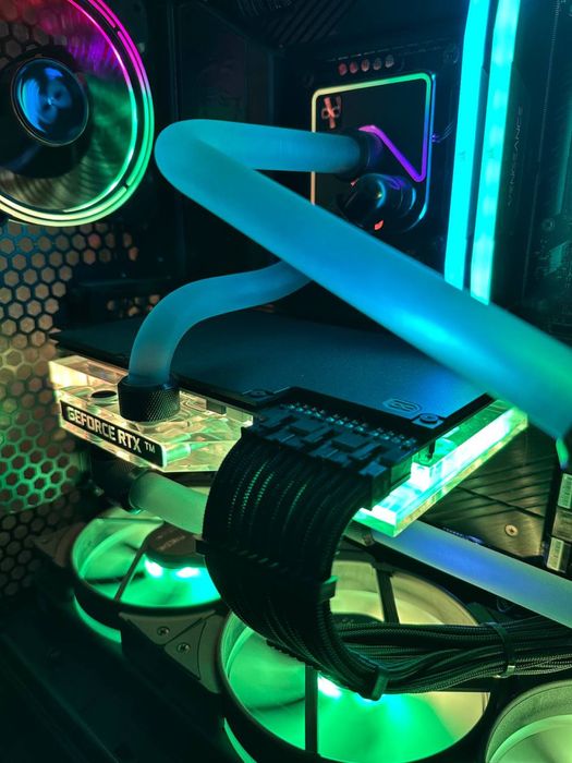 Комьюьер на кастом СЖО со скальпированным CPU i9/DDR5 32GB 7000/3080Ti