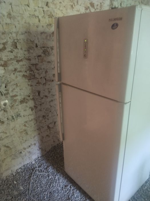 Продам холодильник Samsung