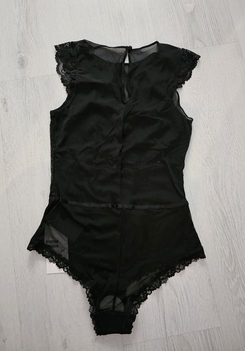 Vand body de dantela nou H&M