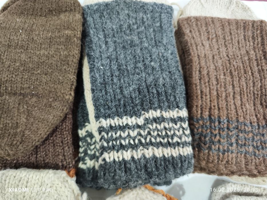 Ръчно плетени вълнени чорапи
