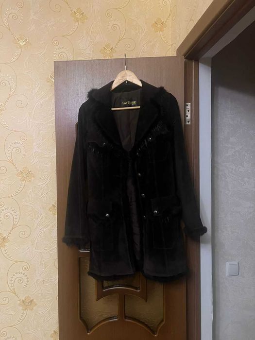 Продам женские куртки