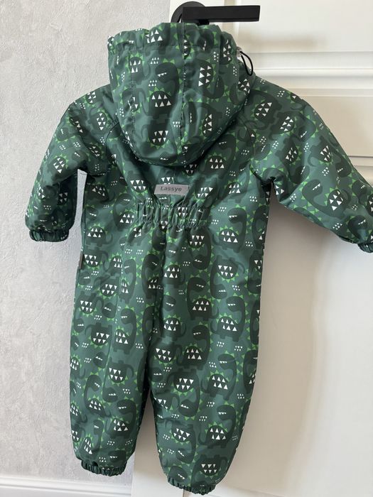 Продам демисезонный комбинезон