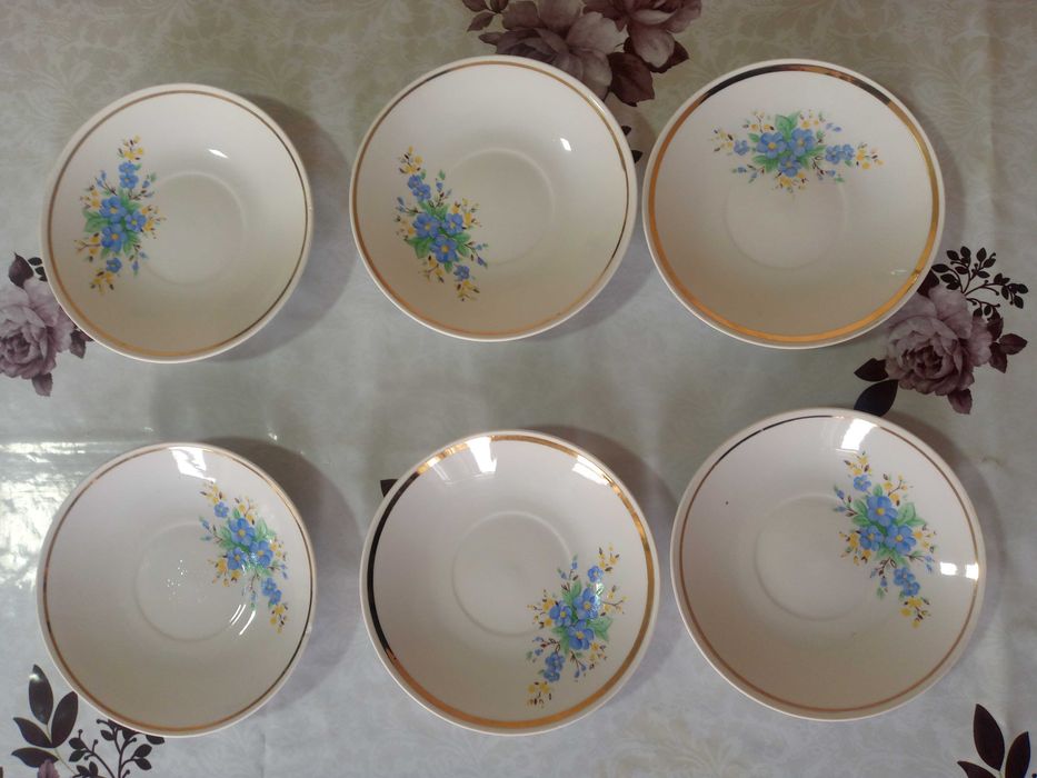 Маленькие тарелки блюдца  советские.Цена 15 тыс 1шт