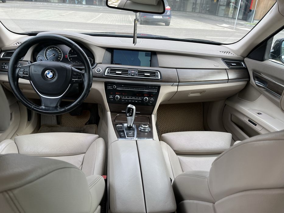 Bmw 740d. F01 2012
