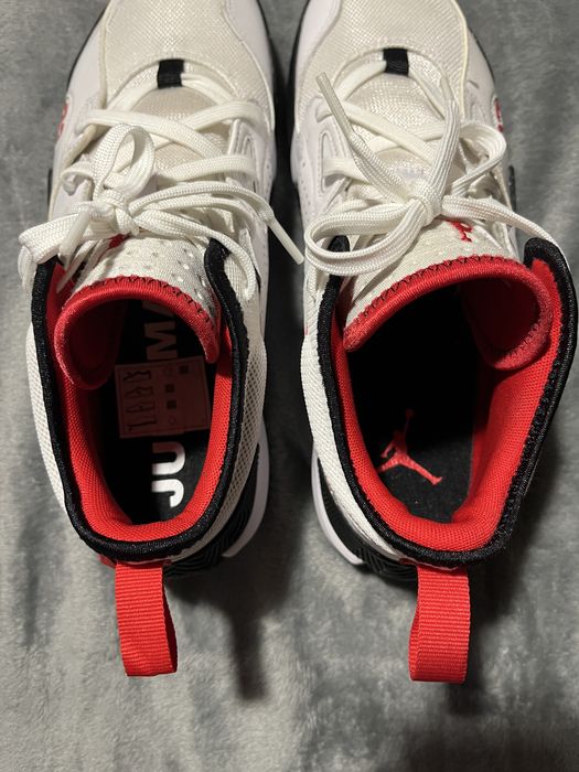 Adidasi Air Jordan