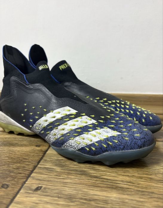 Сороконожки Adidas Predator