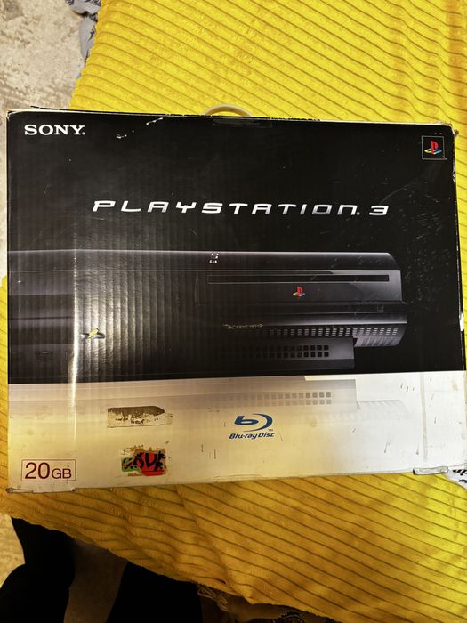 Продам ps3 в отличном состоянии