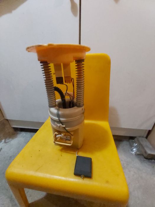 Горивна помпа за Мерцедес А150, бензин!