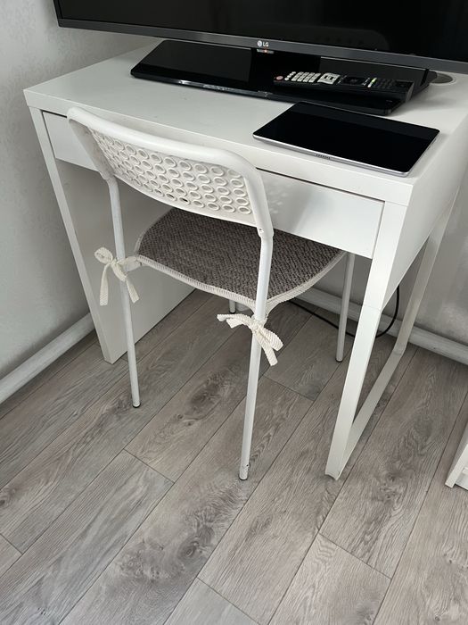 Стол письменный IKEA,стул