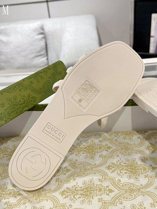 GG Interlocking G Rubber Slide - Cream
