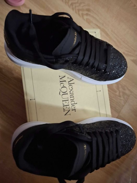 Нови дамски кецове с брокат