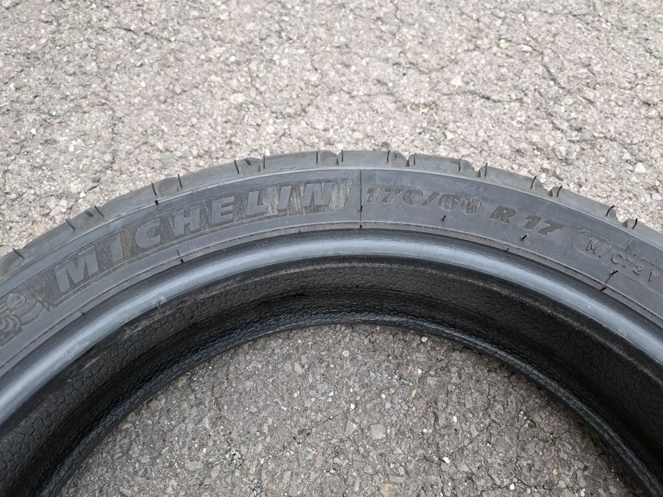 De vânzare 2 anvelope moto michelin