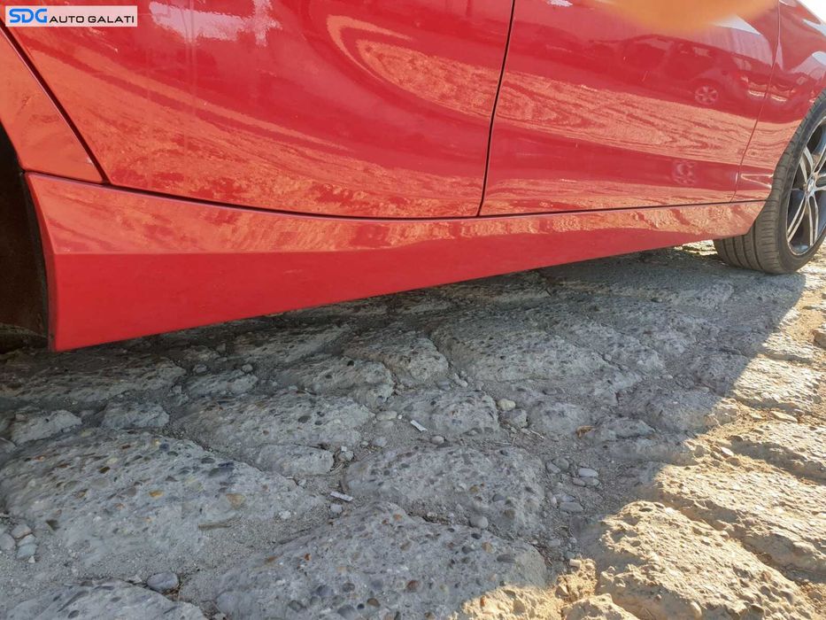 Ornament Prag Plastic Dreapta BMW Seria 1 F20 F21 2011 - 2015 Culoare A61 Crimson Red [C9493]