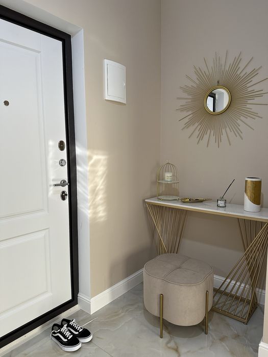 Консоль с зеркалом