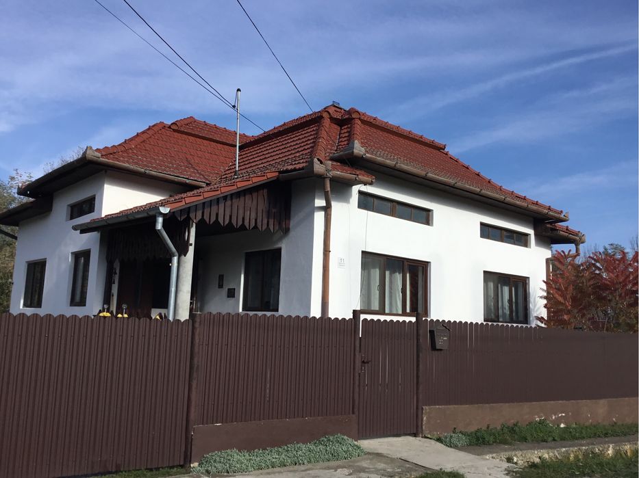 Vand sau schimb casa cu gradina