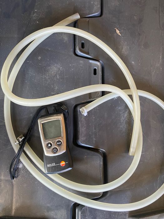 Încărcătoare acumulatori bosch 18 v