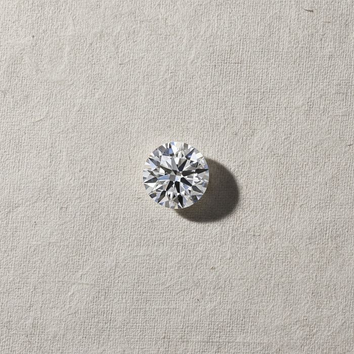 Vând diamant 0,50