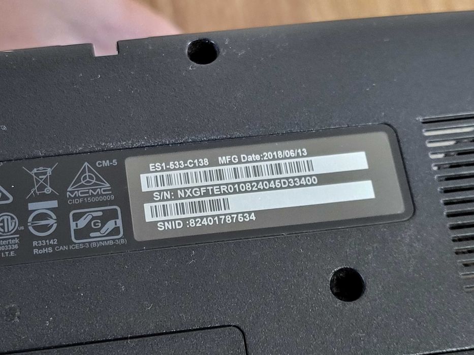 Acer ES15 целый корпус