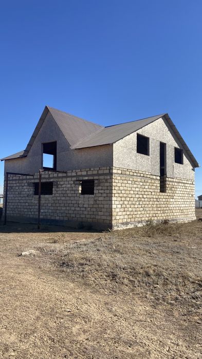 Мансардный дом,не до стройный