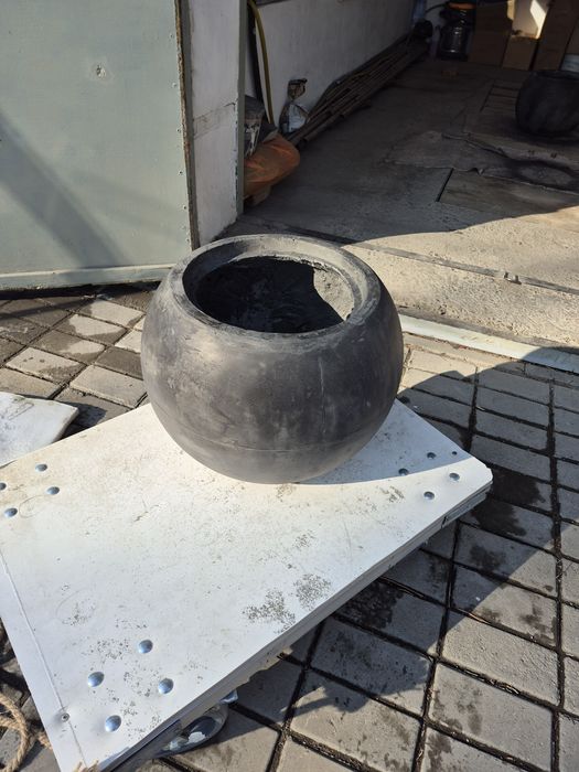 Продам цветочный вазон, горшок, клумба