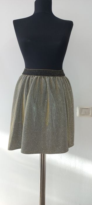 Fuste cu sclipici pentru petrecerile perfecte