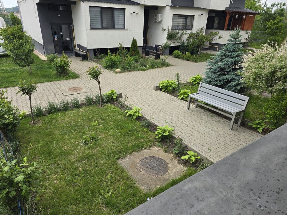 Apartament cu 3 camere, gradina, parcare, in ansamblu privat