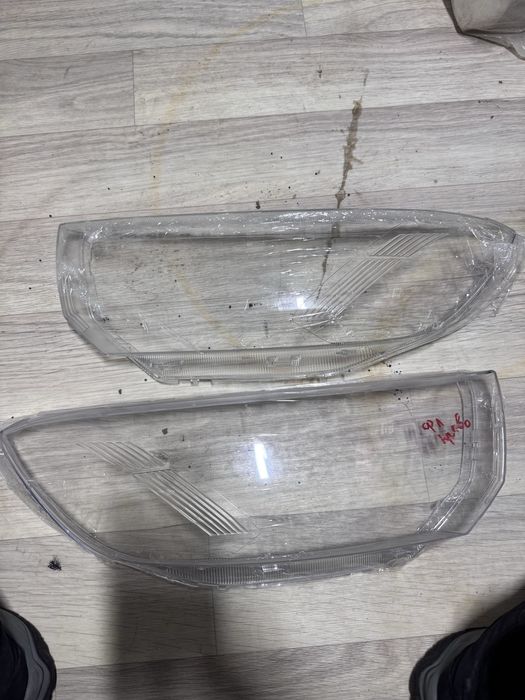 Стекло фар Гранта Фл