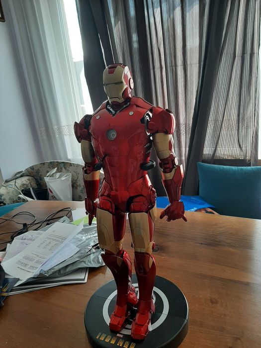 Железният човек -