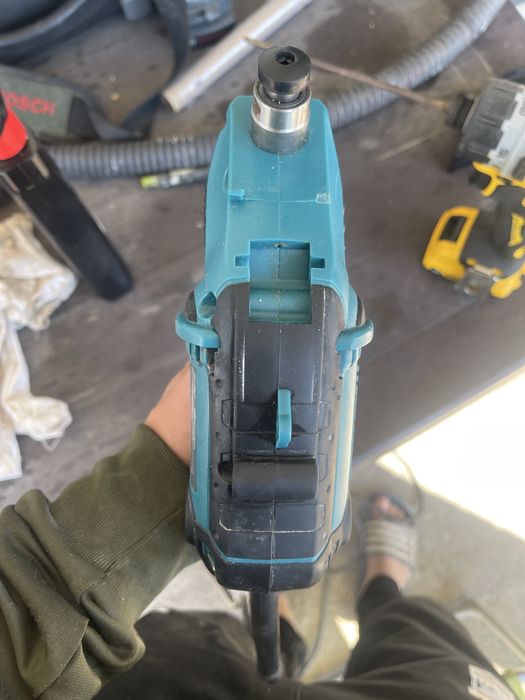 Vand Makita 6843