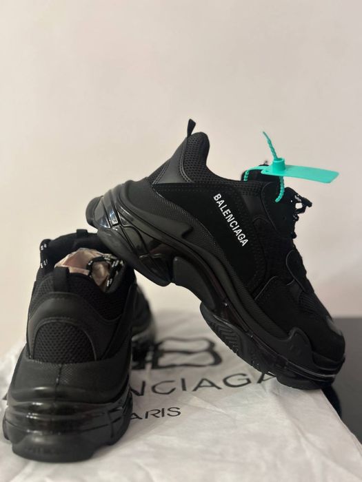 Adidasi balensiaga