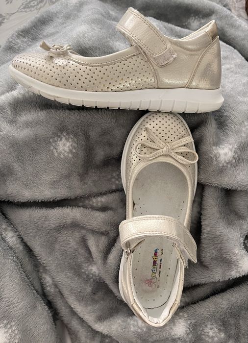 Детскинобувки с ортопедична подметка