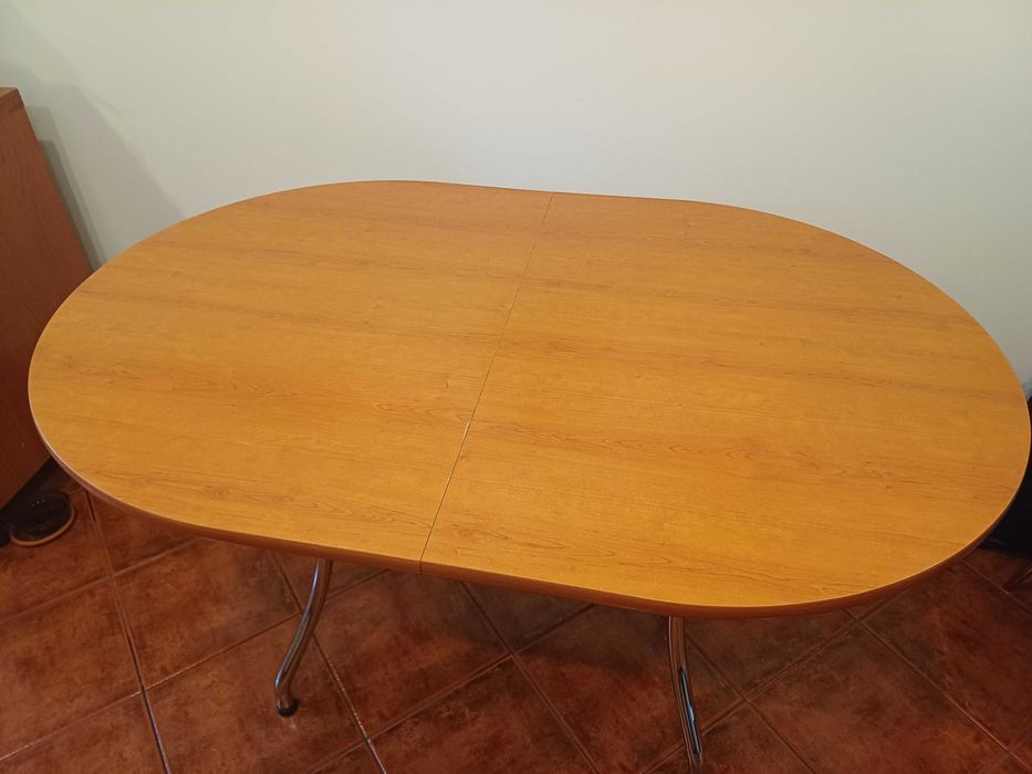 Masa ovală extensibilă Mobexpert