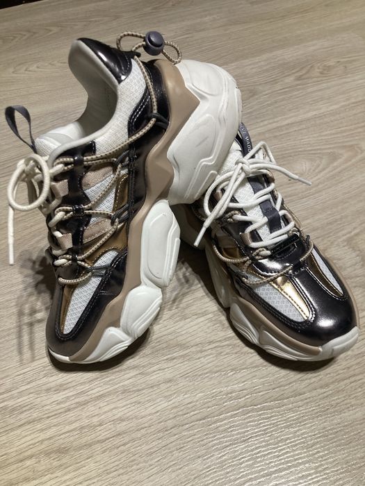 Сникърси  Steve Madden
