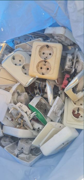 Vand diverse prize/intrerupatoare