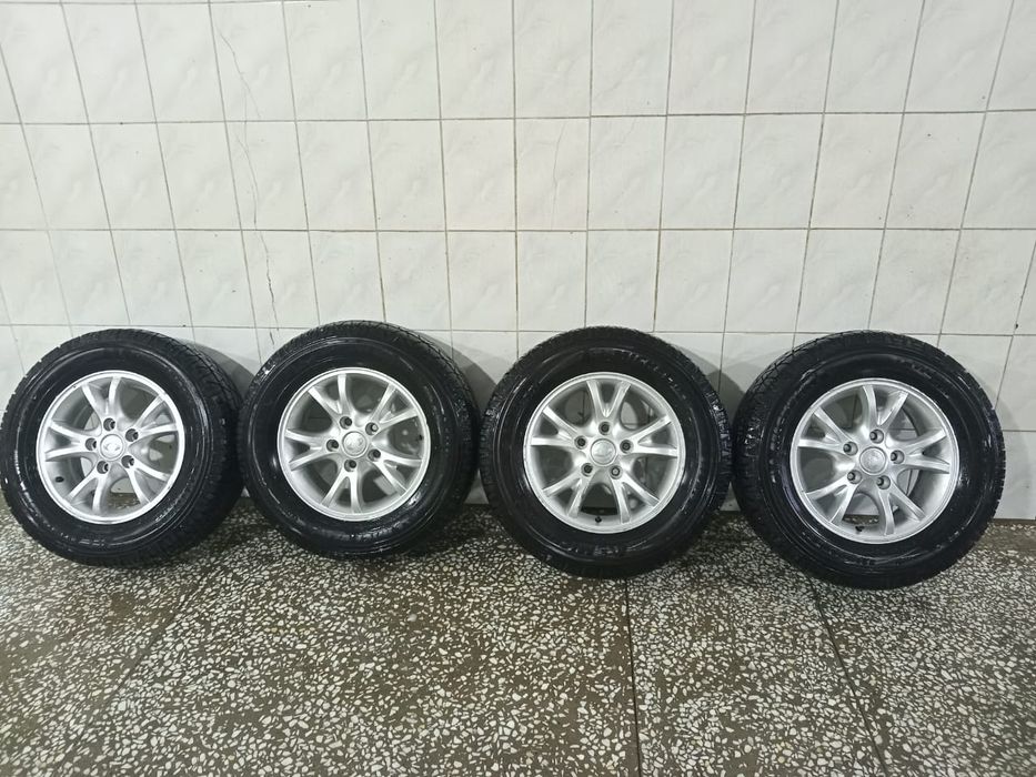 Продам Шины с дисками