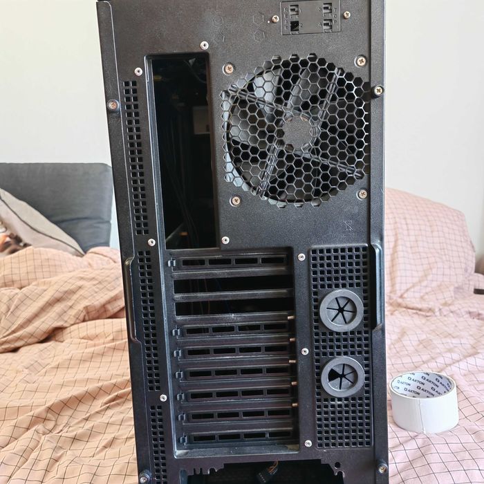 Carcasă Antec P280 Super Mid-Tower – Antifonată, Spațioasă (XL-ATX)