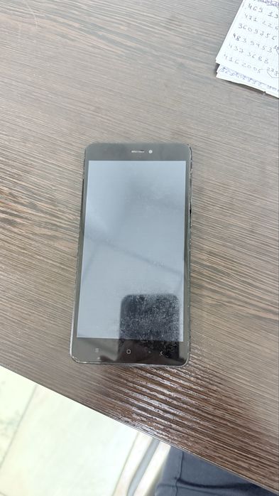 Redmi sotiladi xamma narsasi ishlidi xolati o’rta