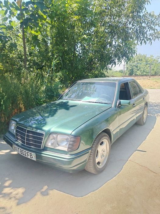 W124 sotiladi holati yaxshi M111 mator 2L metan gaz 4 pokaleniya