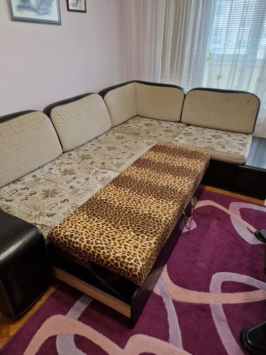 Разтегателен ъглов диван