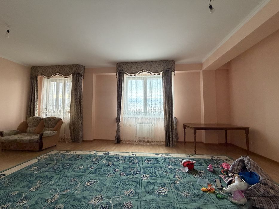 Продам шерстяной натуральный ковер