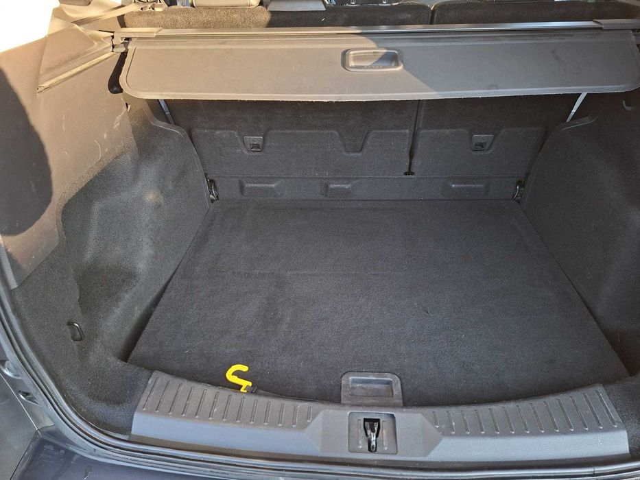 Vând sau schimb Ford Kuga