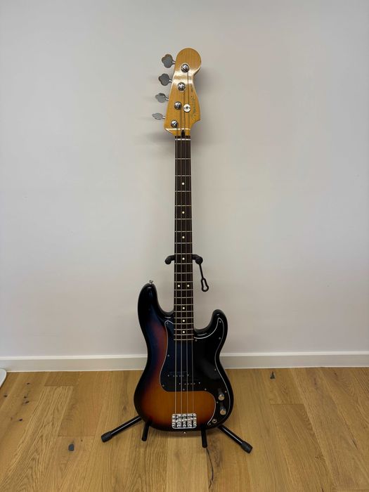 Fender Player II Precision Bass 2025 Sunburst + husă, curea și cablu Fender