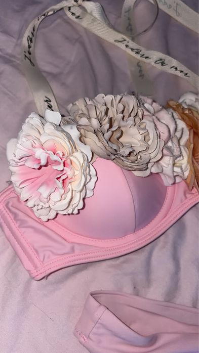 Оригинален чисто нов дамски костюм