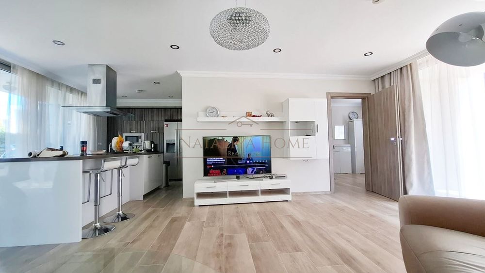 Продава се Къща в Бургас, Сарафово - 200 кв.м за 2750 €/кв.м - Снимка #1